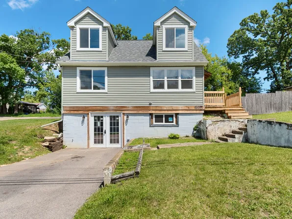 105 Morningside Dr, Lakemoor, IL 60051