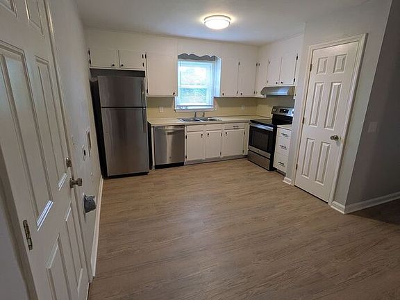 3rd image of 5110 Ponderosa Dr