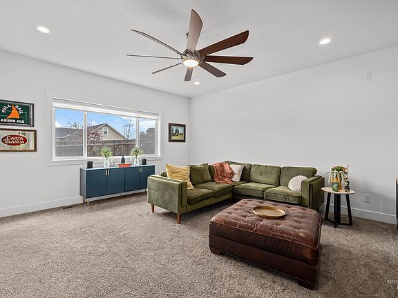 3rd image of 510 Copley Ct