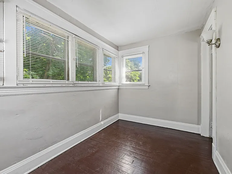 11611 Fairport Avenue — Photo 30