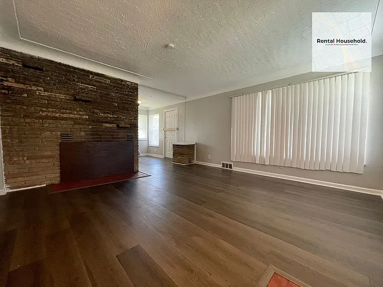 19800 Berg Rd — Photo 3