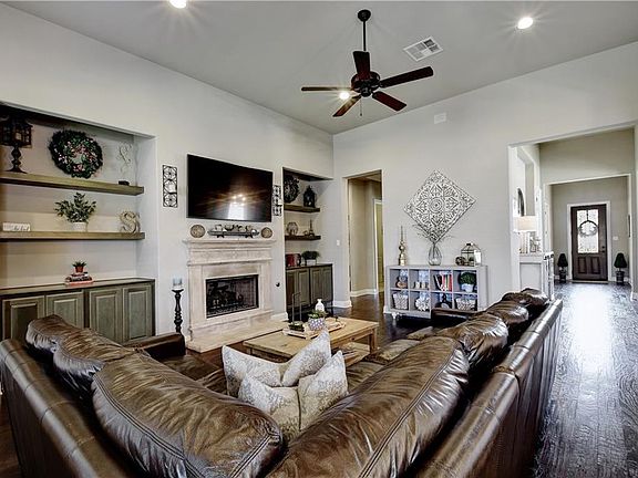 3rd image of 5862 Casstello Dr
