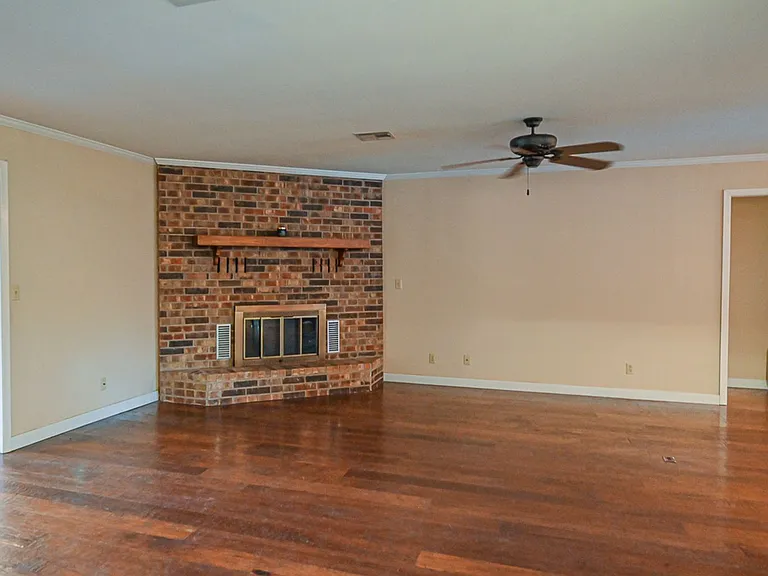 412 Half Moon Way — Photo 7