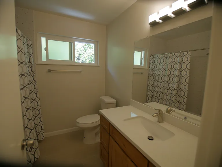 1285 Manchester Dr #2 — Photo 22