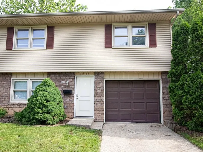 1003 Carrier Creek Blvd NE — Photo 1