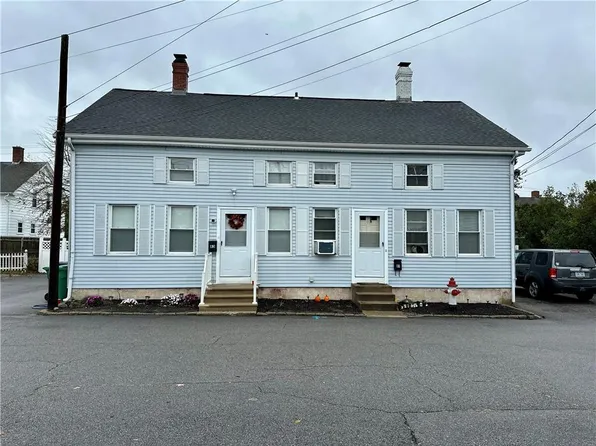 81-83 W Pontiac St, Warwick, RI 02886