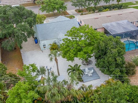 4th image of 310 Ponce De Leon Ave