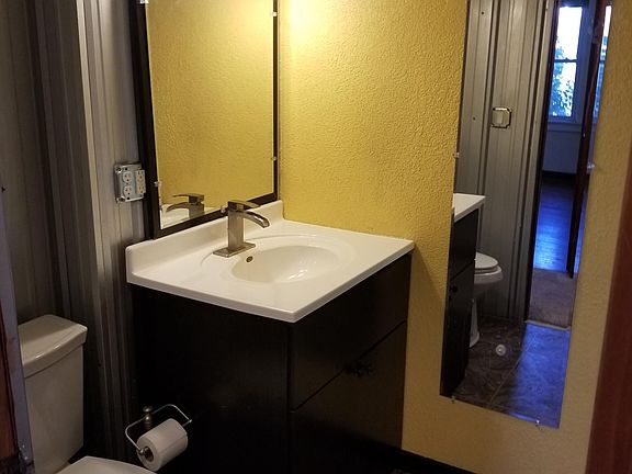 4th image of 418 N Maple Ave