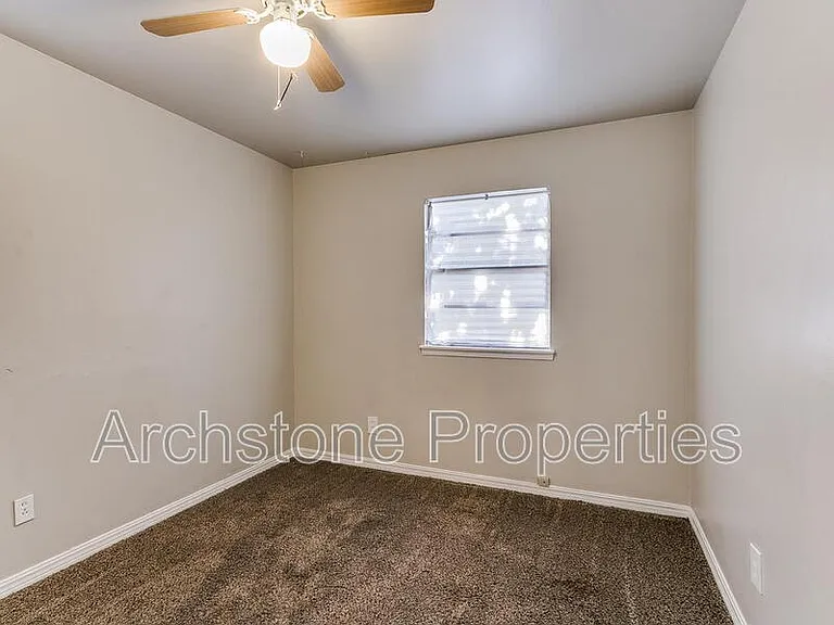 1424 Tanglewood Dr — Photo 28