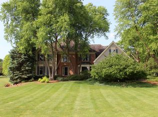 5708 Winding Rd, Crystal Lake, IL 60014