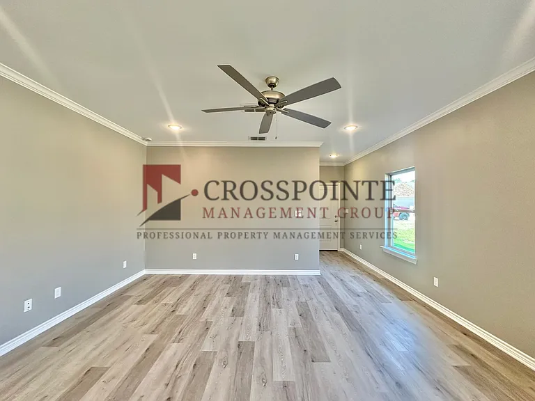 3 Bedroom 2.5 Bathroom Townhomes At Villa Rosa! Now Offering 1/2 Off First Full Months Rent! — Photo 5