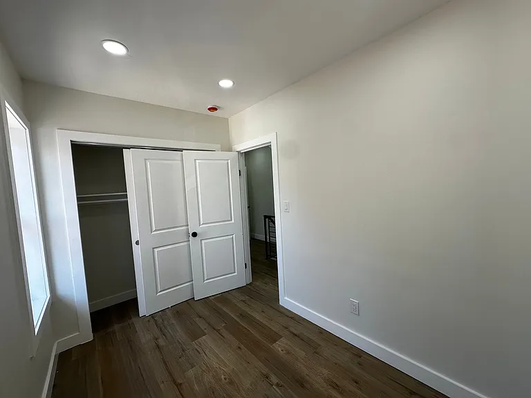 114 Hoffman Ave — Photo 5