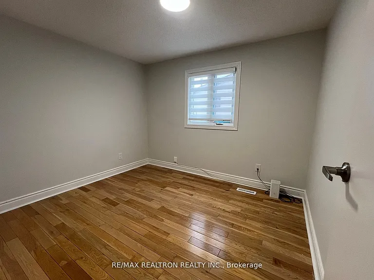 163 Ingleton Blvd #UPPER — Photo 10