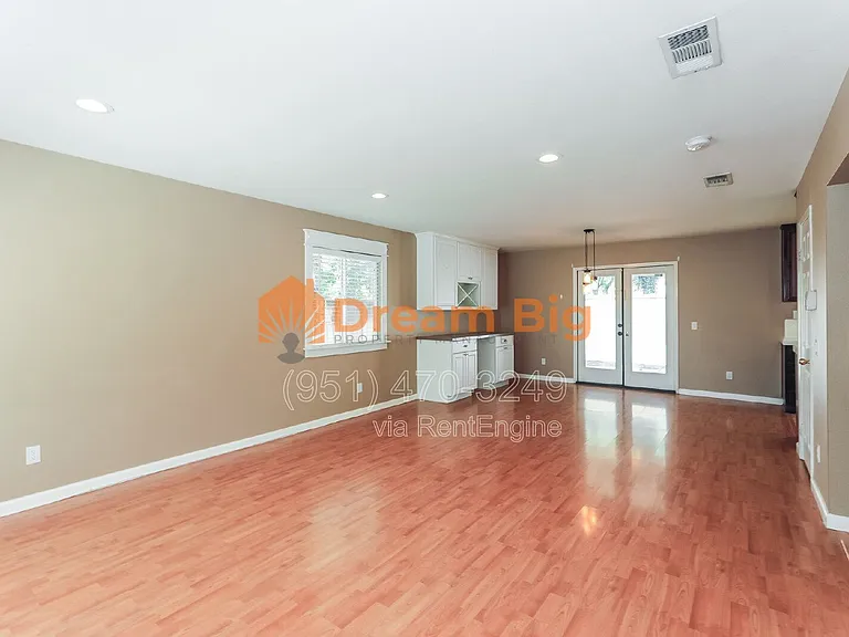 1493 Evergreen Ave — Photo 5