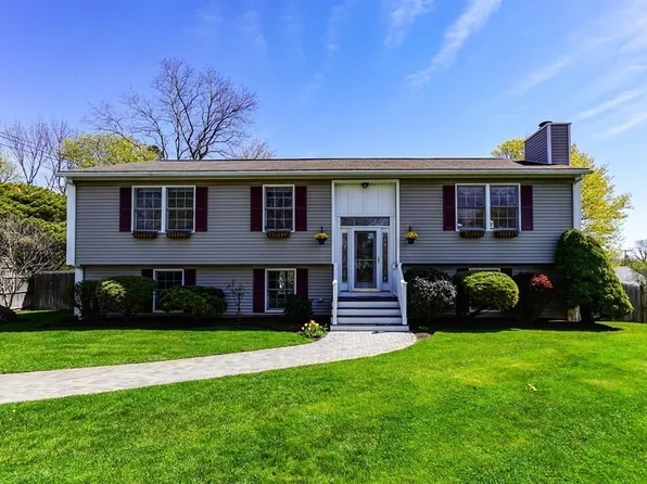 225 1/2 Granite St, Rockport, MA 01966