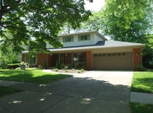 19779 Edshire Ln, Grosse Pointe Woods, MI 48236