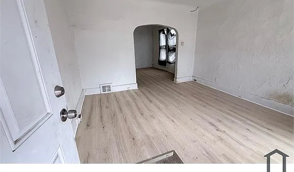 2 bed, 893 sqft, $990 — Photo 3