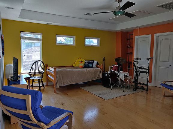 3rd image of 4415 Sarong Dr