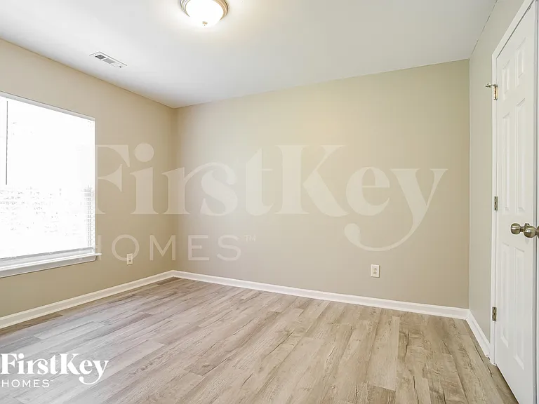 546 River View Dr — Photo 14