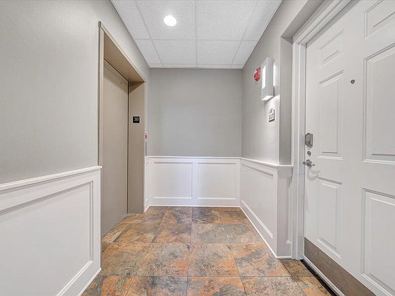 4th image of 301 S Main St #307