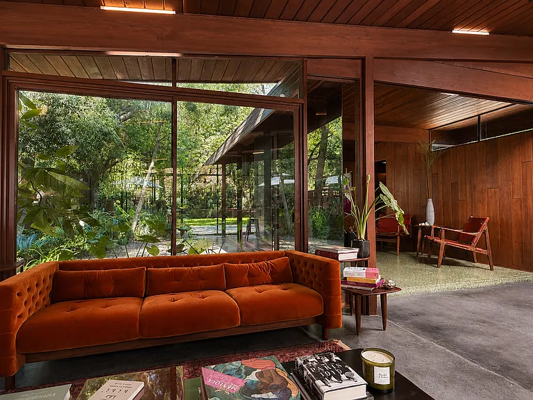 2718 N Beverly Glen Blvd — Photo 5