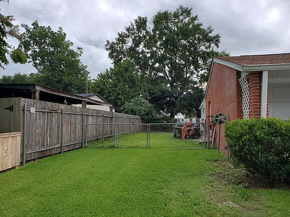 5th image of 421 Bellevue Dr