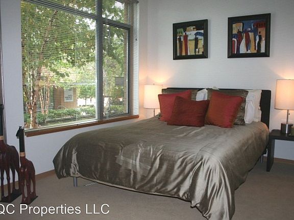 3rd image of 701 Columbia St APT 303