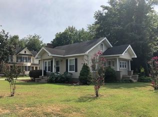 714 N Main St, Graham, NC 27253