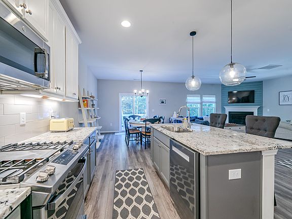 5th image of 508 Granite View Dr