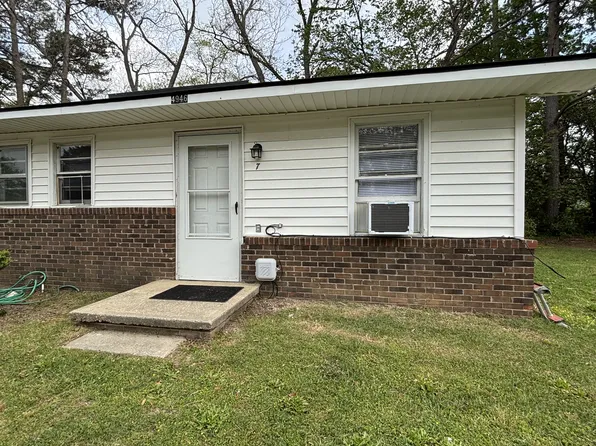 4946 Robin St, Fayetteville, NC 28304