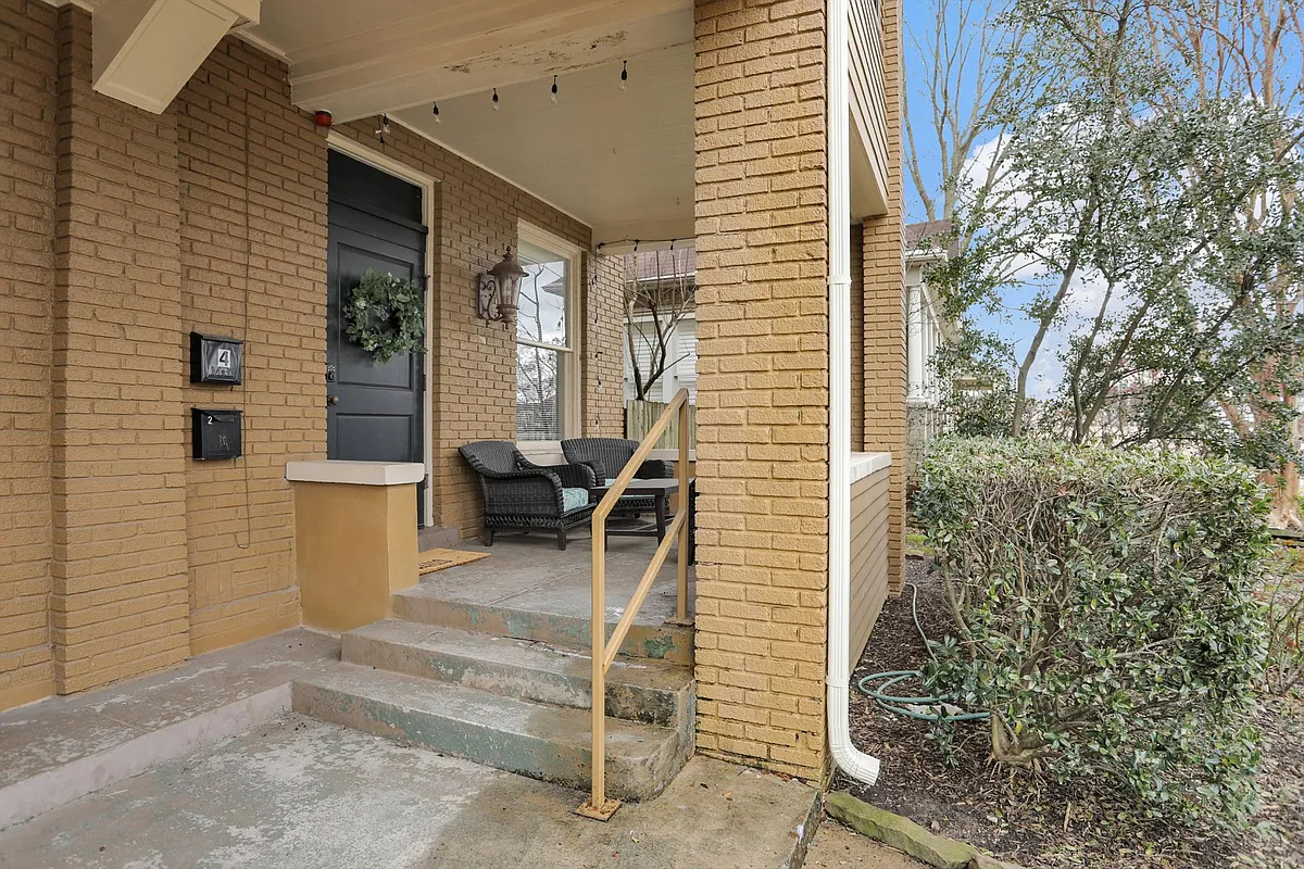 Building Photo - 56 N Cooper St #2