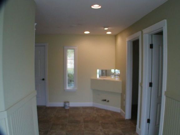 4th image of 2210 NE 22nd St