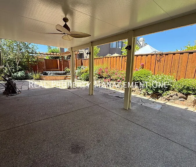 3010 Boardwalk St — Photo 36