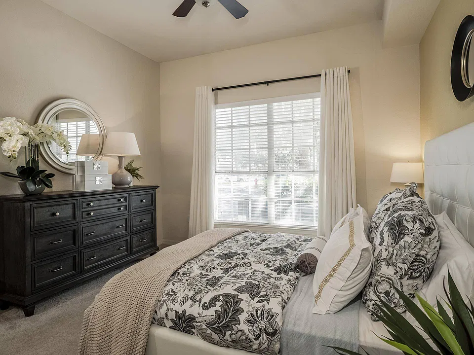 Both blinds and curtains, so you can decide how early the day starts.