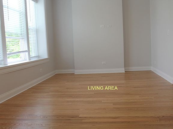3rd image of 2336 N Maplewood Ave #3