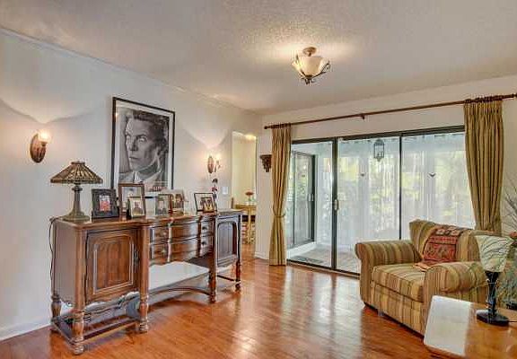 Home For Sale In Paseos