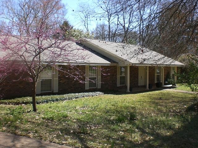 1st image of 104 Edgewood Dr