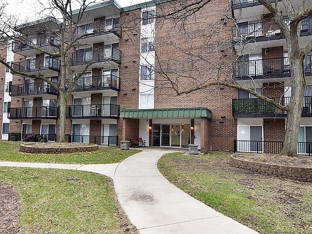 1st image of 5S040 Pebblewood Ln APT W204