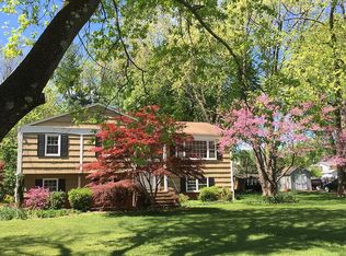 57 Deer Hill Rd, Lebanon, NJ 08833