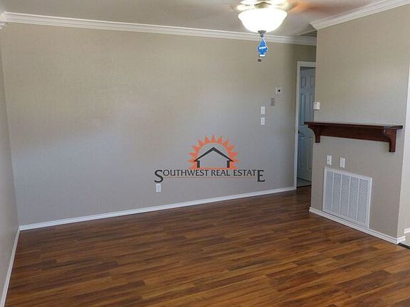 2nd image of 419 E 4th St #419