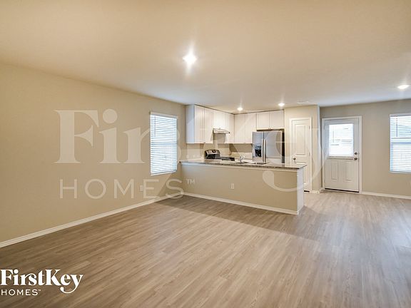 4th image of 10522 De Gonzalo Way