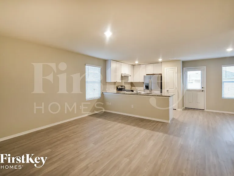 10522 De Gonzalo Way — Photo 4