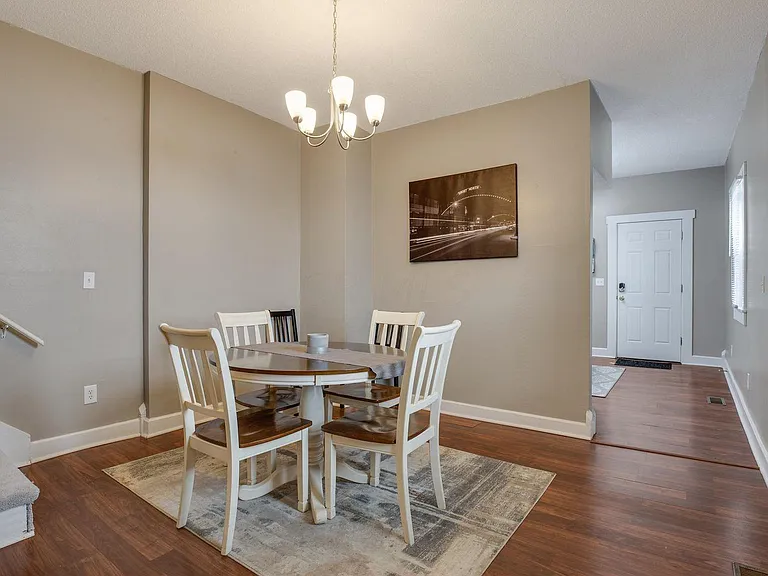 1015 Oregon Ave — Photo 3