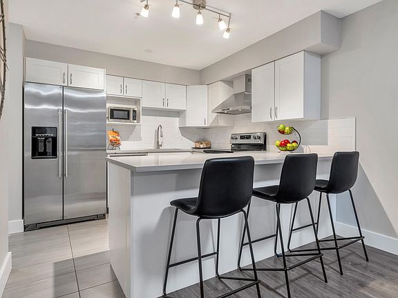 2nd image of 1215 Pacific St #110