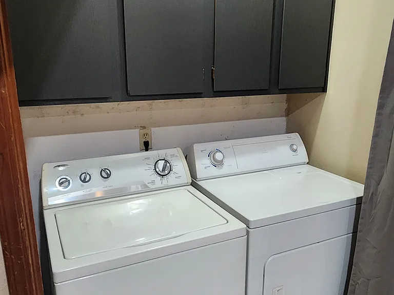 Utility/ Laundry room