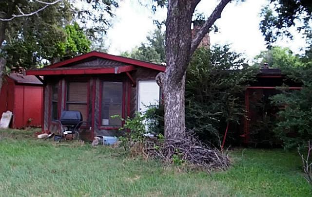 2nd image of 3209 Medina Ave