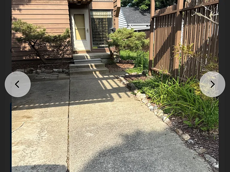 1012 Kensington Ave — Photo 4