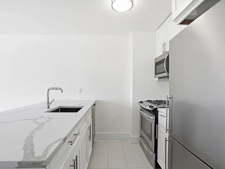 788 Columbus Ave #1R — Photo 8