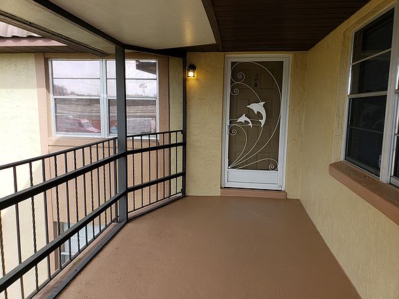 3rd image of 2 Windtree Ln Building A
