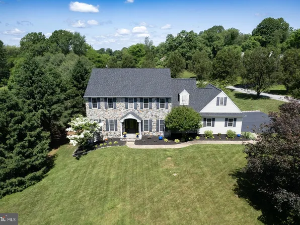 301 Dawnwood Dr, Landenberg, PA 19350